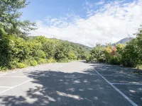 Yufuin Besso Shikisai Hotel - parking