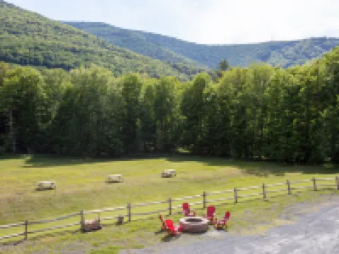 ハンターロッジ、ブルーバード バイ ラーク ハンターのホテル