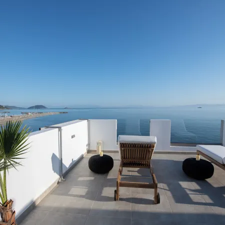 Flisvos Beachfront Apartments
