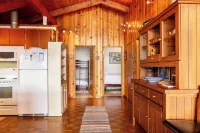 Goss Lake Getaway by AvantStay Lakefront Escape Hotels near Spoiled Dog Winery