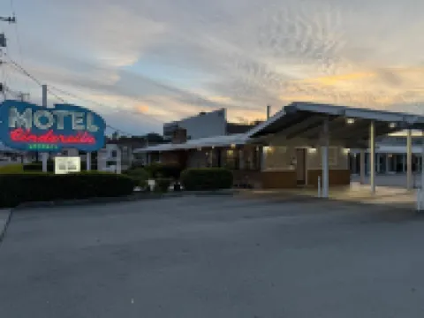 Cinderella Motel - Wifi