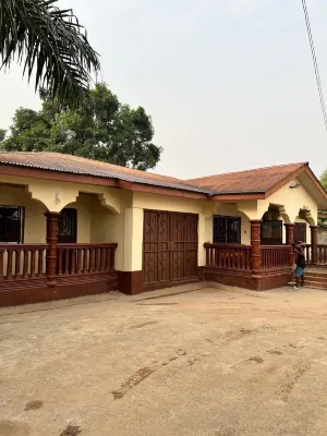 Yogi Home Stay Near Freetown Airport - 2-Star