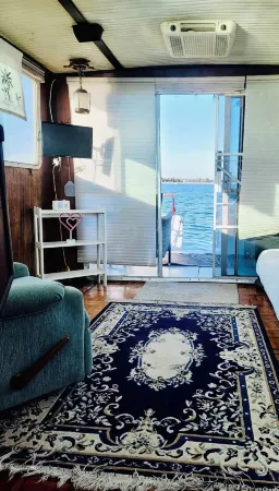 Yacht Time Отели рядом с достопримечательностью «Запад Гейт»