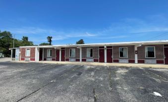 Holiday Motel - Whiteville