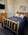Harbor Hideway is a cozy, romantic gem minutes away from Jamestown Marina! Hotels near Lake Cumberland State Resort Park