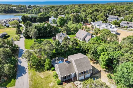 5-Bedroom Vacation Home Just 3 Minutes Drive to Cape Cod Beaches