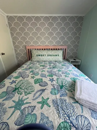 Fancy, Fabulous Flamingo Vibes !! Отели в г. Холли Ридж