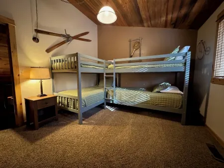 Deer Lane with SHARC passes. Отели в г. Санривер