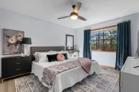 Darling HSV Home just minutes from Main Gate!