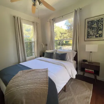 Rosebud: Charming 2-bedroom home in Pasadena