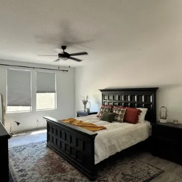 3-bedroom condo in beautiful Scottsdale with AC, WiFi, fitness room