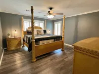 Spacious Cabin on Little Mo River!! Game Room! Relax & Have Fun! 4 Bed, 4.5 Bath