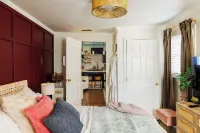 Stylish Chic Modern, Remodel, Private Yard Deck, Bourbon Trail, Airport, YumYum!