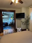 Cozy 1-bedroom lovenest in Covington with AC, WiFi pet-friendly fenced backyard