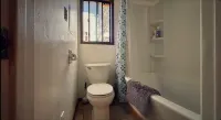 Charming bungalow with an Amazing view of Sequoia National Park in Three Rivers. Hotels near Slick Rock Recreation Area