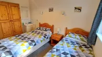 Beech Croft - 3 Bedroom Cottage, sleeps 6, near Perranporth, woodland setting - balcony