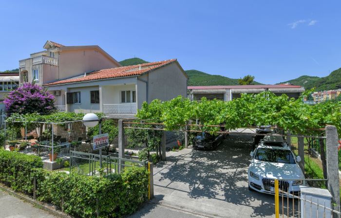 Apartments Elena