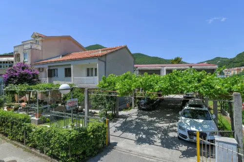 Apartments Elena