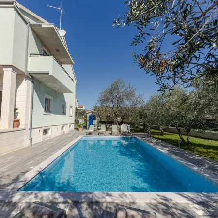 The Olive Poolhouse
