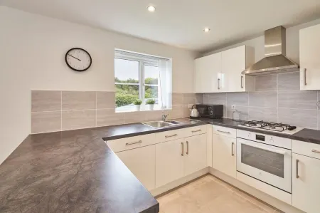 Host & Stay - Cayton Bay Cottage Отели рядом с достопримечательностью «Парк Плейдейл Фарм»