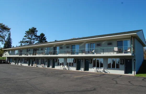 Northwoods Inn LLC 北林旅館有限責任公司