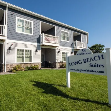 Long Beach Suites