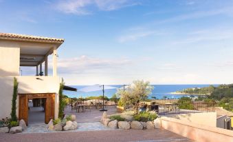 Hôtel A Cala - Suites Piscines privées et Vue Mer