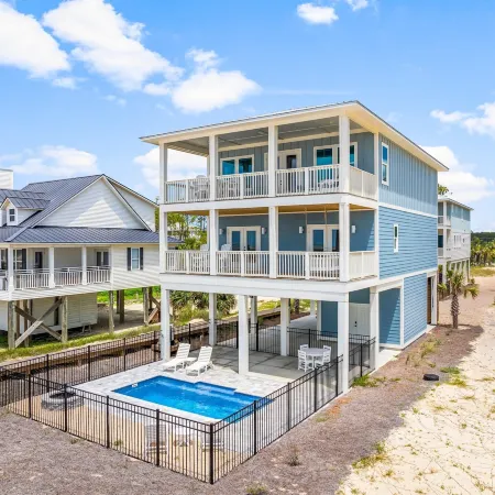 Pet Friendly Beach House - Sand Castle Hideaway by Panhandle Getaways