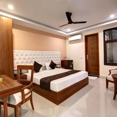 Laxmi Mahal Hotels near Jasola