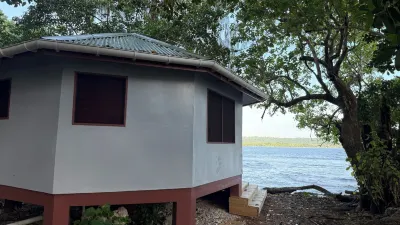 Dany Island Hotels in 