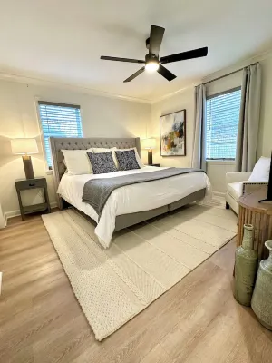 Newly Renovated 3 BR House-PERFECT Location, Walk to The Square!