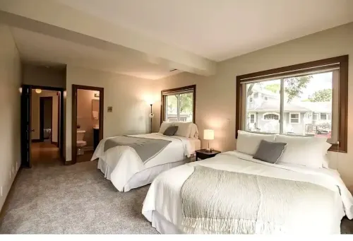 Bright and Spacious Historic Kingman Blvd 3Bdr #1