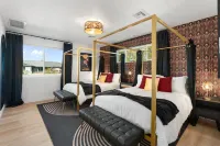 Luxe 4 Br Private Pool, Hot Tub, Games, 5 Min Old Town, 15 Min Barrett Jackson! Hotels in 