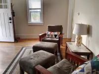 Cute 2-bedroom farmhouse in Trumansburg with WiFi Hotels in Ulysses
