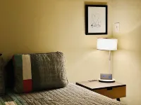 Modern, Clean and Homey APT by the Beach!