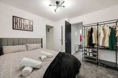 LUXURY CITY CENTRE TERRACE PROPERTY | FREE PARKING Hotels in University District