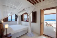 Luxury beachfront holiday house, pool garden all sea views, Forodhani House Lamu のホテル