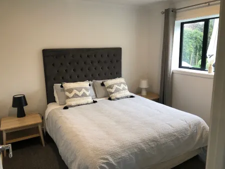 Lovely 1 bedroom - 1 bathroom unit.  Self contained with full kitchen. Отели рядом с достопримечательностью «Мейпл Арборетум»