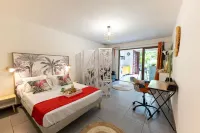 La perle du Rorota - Large luxury studio with swimming pool and private beach access Hotel a 