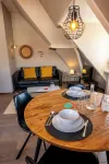 Boutique apartment with sea view, beach 50 meters - Homestays