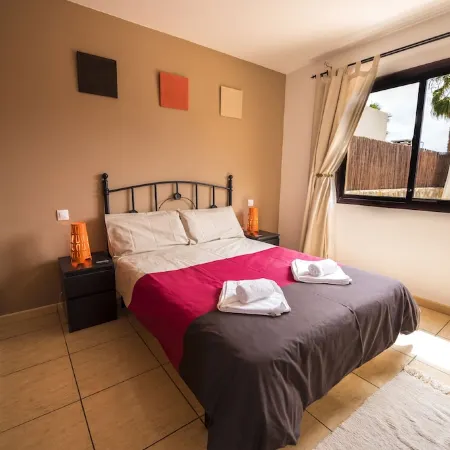 60sq.m Roof Solarium, 50sq.m Rear Terrace: BBQ, Fibre WiFi, TV (BBC, SKY sports)