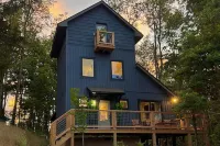 Mandrake Lodge Hotels near Sims Point