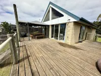 Betty on Bayview - Surf Beach Hotels in Surf Beach