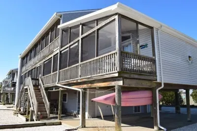Beechnut Villa-Waterfront-Cozy Hotels near Chincoteague Island