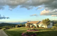 Charming getaway cottage by the Green Mountains/Killington/Okemo in Vermont!