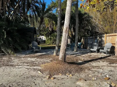 Gulfport 1BR-Semi-Private Beach