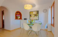 Beautiful villa with private pool and sea view, large garden, wifi, 1000 sqm