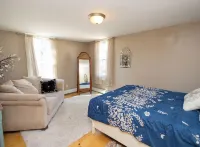 A Comfy Cozy Cottage on Clowney