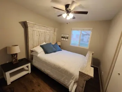 Family Home, New ew Pool, Parks, Private Patio Hotels near Camelot Square