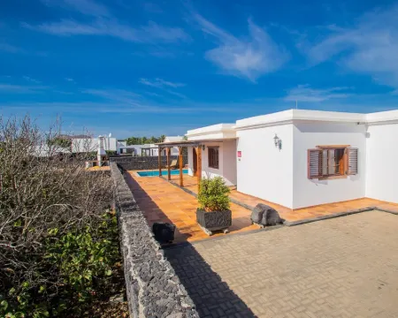 A2 Casas Y Villas juan y juani lanzarote (tomaren) Free WiFi Hotels in San Bartolome